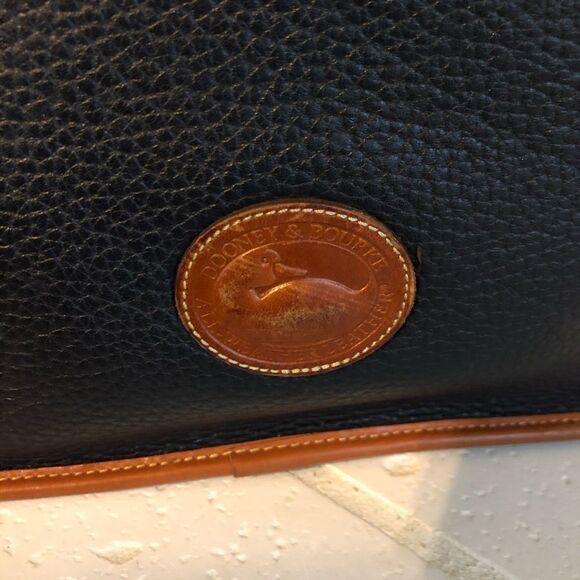Dooney & Bourke Vintage pebbled Navy purse - Picture 5 of 9